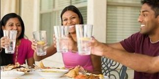 143213_minum-air-putih-sebelum-makan_325_183