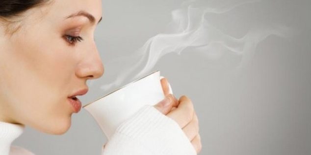 Manfaat-Minum-Air-Hangat